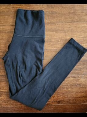 Tna Action Leggings Size Xs